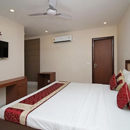 Oyo Hotel Blu Pebbles Near Delhi Airport نيودلهي المظهر الخارجي الصورة
