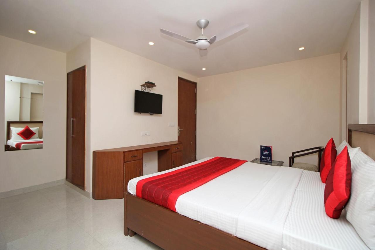 Oyo Hotel Blu Pebbles Near Delhi Airport نيودلهي المظهر الخارجي الصورة