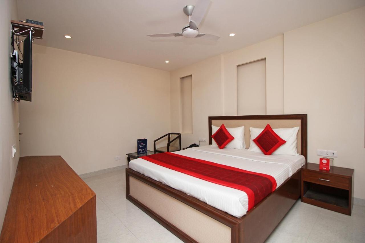 Oyo Hotel Blu Pebbles Near Delhi Airport نيودلهي المظهر الخارجي الصورة