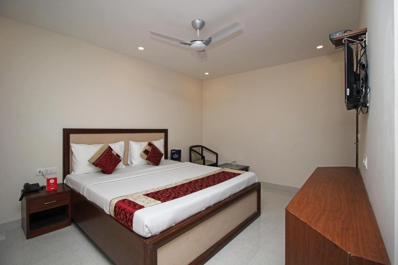 Oyo Hotel Blu Pebbles Near Delhi Airport نيودلهي المظهر الخارجي الصورة