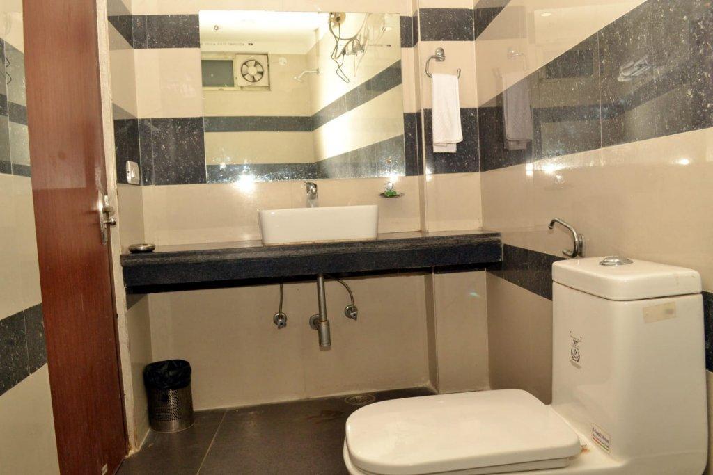 Oyo Hotel Blu Pebbles Near Delhi Airport نيودلهي المظهر الخارجي الصورة