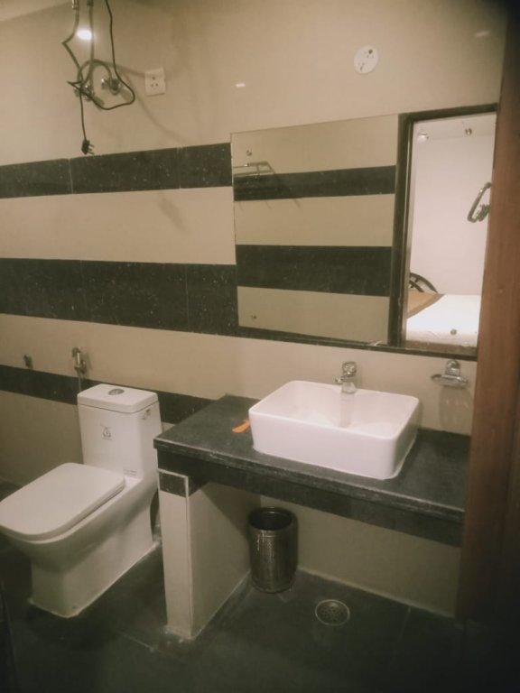 Oyo Hotel Blu Pebbles Near Delhi Airport نيودلهي المظهر الخارجي الصورة
